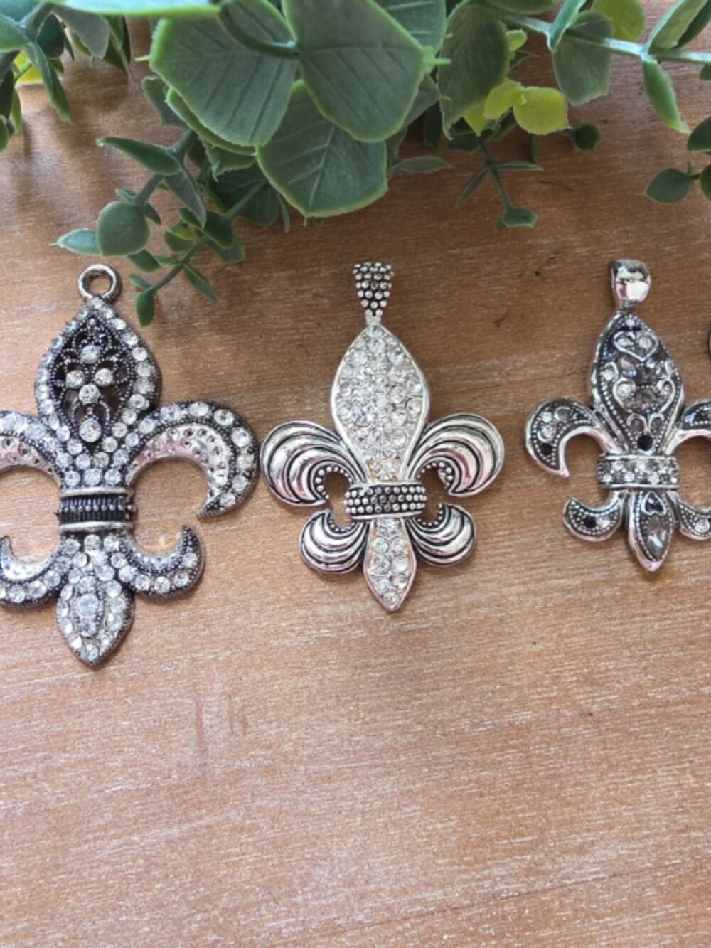 Fleur de Lis Rhinestone Charm Pendant Lot Set of 3 Silver Tone Crystal Louisiana - Picture 4 of 5
